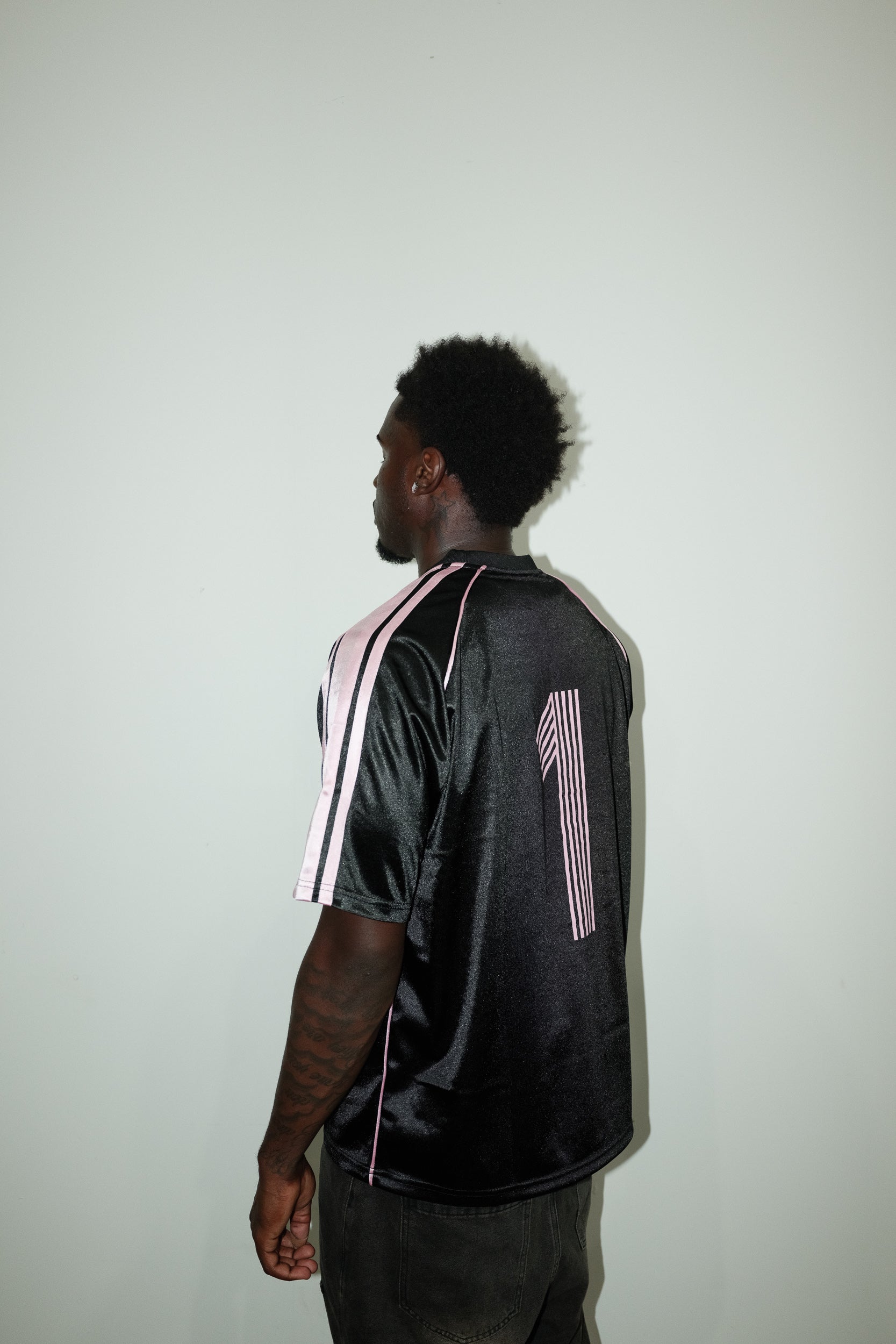 VALIANT FC JERSEY- BLACK/PINK